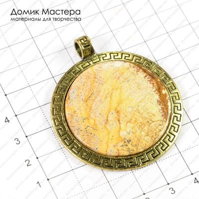 K-Kul-000319 - яшма Аушкульская, подвеска, латунь под золото, 60х51мм