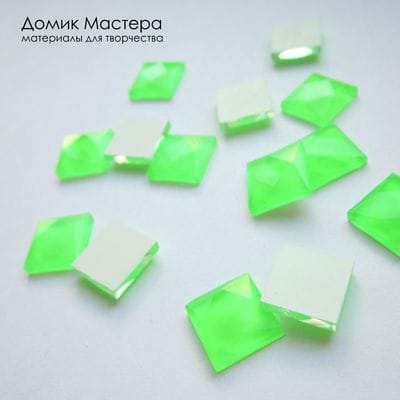 Dek-Akr-000040 - декоративный элемент, акрил, цвет неоново-зеленый, граненый, 10х10мм