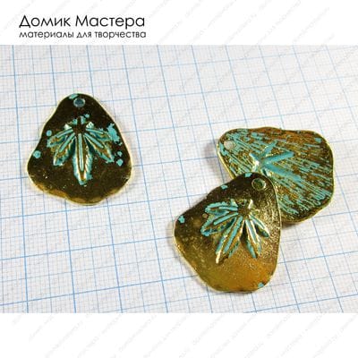 F-Pod-b-000188 - подвеска, "под золото" с патиной, 31х25мм