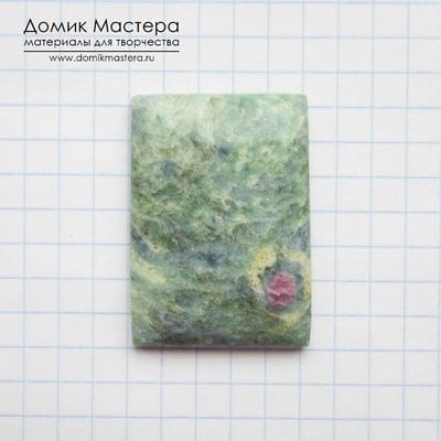 K-K-001773 - фуксит с кианитом и рубином (поделочного качества), натуральный камень, 36х25х4мм