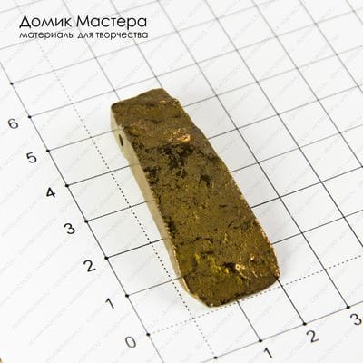 K-Kul-000840 - кварц, подвеска, титановое напыление, натуральный камень, природная поверхность, 52х20х9мм