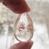 K-Kul-000998 - кварц аквариумный, двояковыпуклая подвеска, натуральный камень с включениями, 27х16х12мм