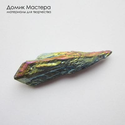 K-Kul-001152 - кристалл кварца, подвеска, титановое напыление, натуральный камень, 49х15х10мм